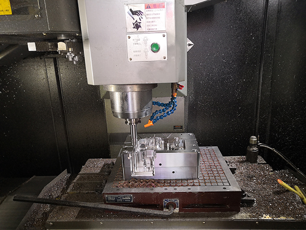 內絞牙塑膠模加工 內絞牙塑膠模加工