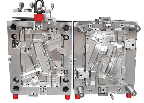 汽車配件注塑模具 (2) 汽車配件注塑模具 (2)
